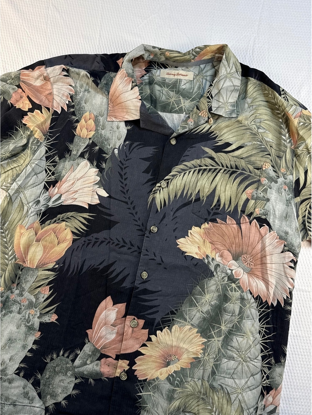 Tommy Bahama Men XL 100% Silk Cactus Floral Hawaiian Camp Shirt Black Tropical